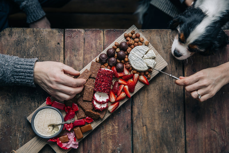 DIY Chevrè Log With Raspberries